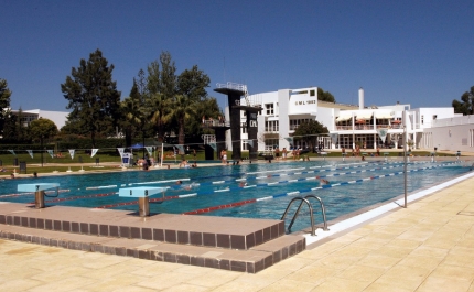 «2015 MINUTOS NA PISCINA»: DOIS DIAS COM MUITA NATAÇÃO E ATIVIDADES NAS PISCINAS MUNICIPAIS DE LOULÉ