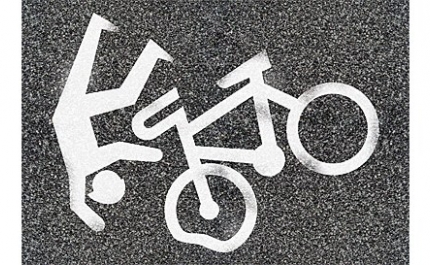 Jovem ciclista morre após ser colhido por carro