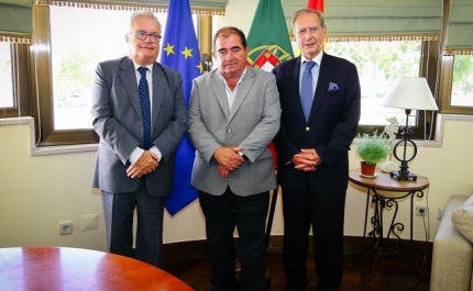 MINISTRO DA CULTURA VISITOU CASTELO DE PADERNE