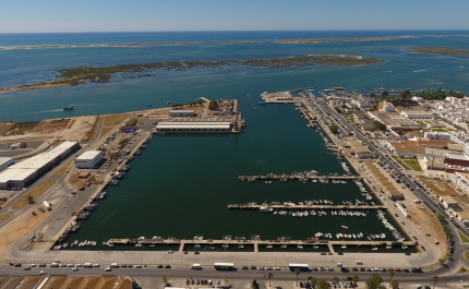 Porto de Pesca de Olhão com iluminação led