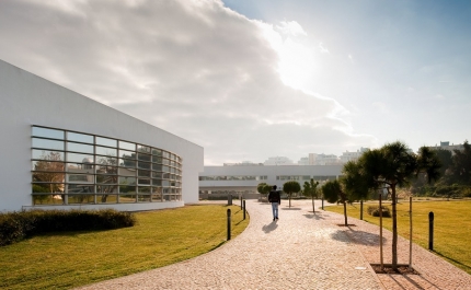 Associação Académica da Universidade do Algarve organiza Conferência IDE para discutir temas da atualidade