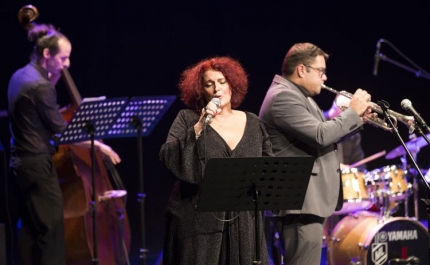 «Silves Alegria do Natal» leva Orquestra de Jazz do Algarve e Marta Hugon à Praça Al-Muthamid