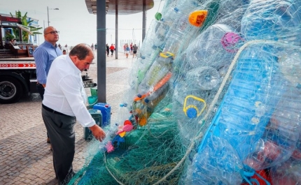 «OUVIR O OCEANO» ESTÁ EM EXPOSIÇÃO NO MIRADOURO DO PAU DA BANDEIRA