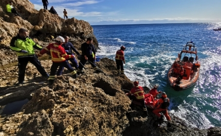 Autoridade Marítima Nacional efetua resgate de vítima de queda numa ravina em Lagoa