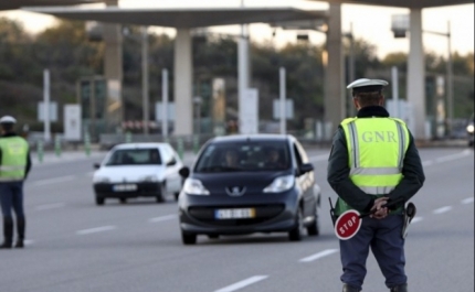 Mais de 300 condutores detetados a usar telemóvel durante a condução