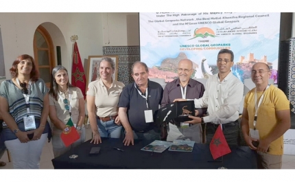 Aspirante Geoparque Algarvensis participa na 10.ª Conferência Internacional sobre Geoparques Mundiais da UNESCO e assina acordo de parceria com Geoparque M Goun de Marrocos