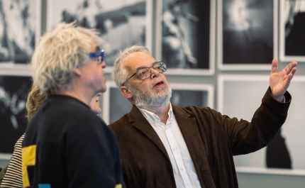 «ENCENAÇÃO ABSTRATA», DO ARTISTA PLÁSTICO TIAGO BATISTA, INSTALA-SE DEFINITIVAMENTE NO TEATRO DAS FIGURAS