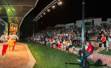 «Castro Marim (com) VIDA» encerrou em festa com Teatro de Revista 