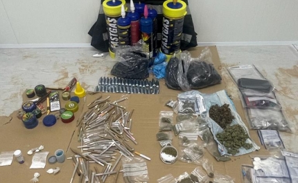 Unidade Central de Investigação Criminal da Polícia Marítima detém um homem na praia da Rocha em Portimão