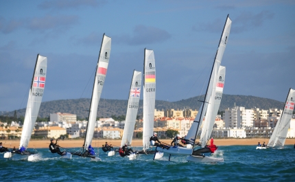 QUASE NÃO HÁ MAR PARA TANTAS VELAS EM VILAMOURA