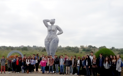 Alunos visitaram a Quinta dos Vales no âmbito do concurso «Rótulos para Garrafas de Vinho», promovido pela Câmara Municipal de Lagoa