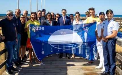 PRIMEIRA BANDEIRA AZUL DO ALGARVE  HASTEADA EM ALBUFEIRA
