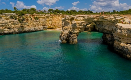 SETE VALES SUSPENSOS DE LAGOA ELEITOS O MELHOR DESTINO PARA CAMINHADAS DA EUROPA