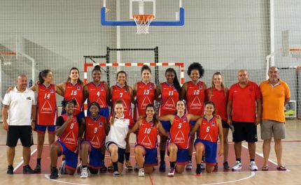 Equipa da ACD Ferragudo alcança subida à primeira divisão no Campeonato de Seniores Femininos