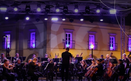 ORQUESTRA DO ALLGARVE LEVA «CANÇÕES DE TODA A VIDA» A LOULÉ