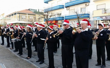 Banda Filarmónica de São Brás de Alportel realiza desfile na vila