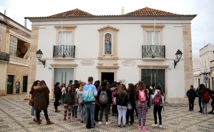 Alunos vila-realenses  descobrem bairros típicos de Olhão