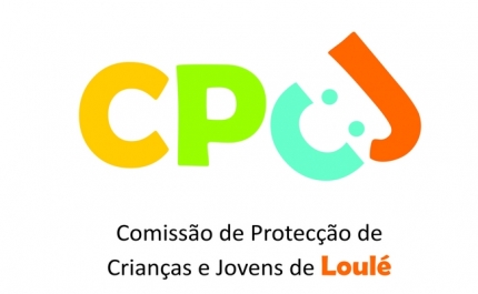 LAÇO HUMANO E CAMINHADA MARCAM MÊS PARA A PREVENÇÃO DOS MAUS TRATOS NA INFÂNCIA EM LOULÉ