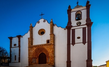 PAVIMENTO EM MADEIRA DA CATEDRAL DE SILVES ESTÁ A SER RECUPERADO