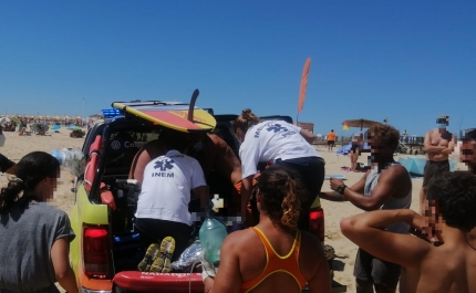Resgatada senhora de 68 anos na praia de Alvor em Portimão