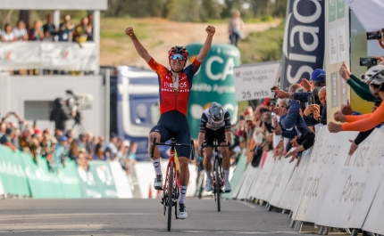 Volta ao Algarve: Pidcock é o último a sair para a estrada no crono