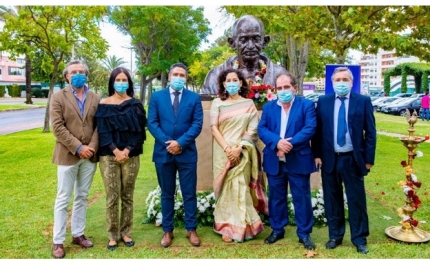 «JARDIM DOS ILUSTRES» EM ALBUFEIRA INAUGURADO COM O BUSTO DE MAHATMA GANDHI