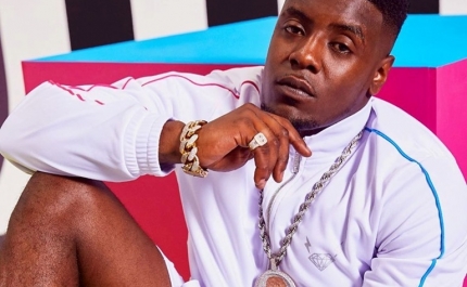 Rapper britânico baleado em assalto em casa alugada na zona de Almancil