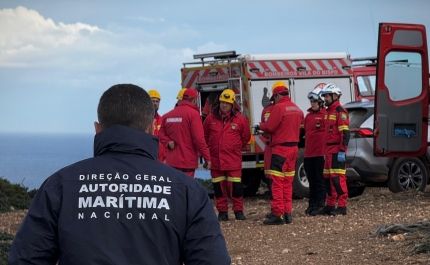 Resgatado corpo da mulher que caiu de falésia em Vila do Bispo