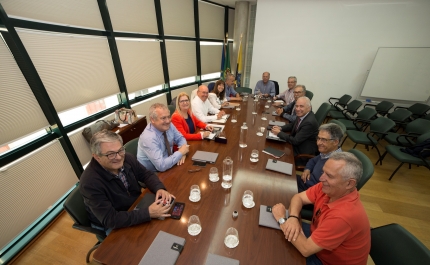 Presidentes das Assembleias Municipais do Algarve reunidos em Lagoa debateram a Regionalização 