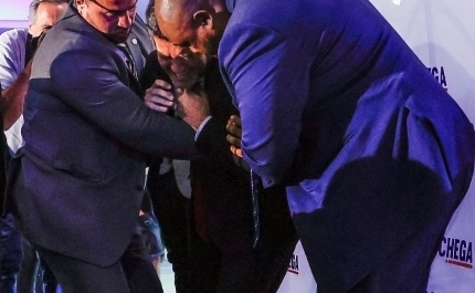 André Ventura sente-se mal e é retirado do palco em Tavira