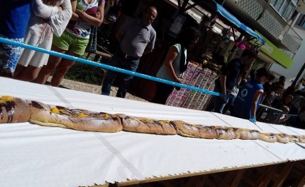 Quarteira distribui Folar Gigante no Mercadinho da Páscoa 