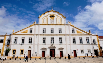 Fachada da Igreja do Colégio vai servir de cenário para o concerto “Acordes Sublimes” 