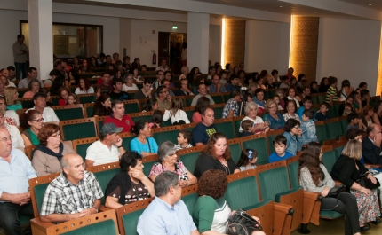 Grupo de Teatro do C.C.D. de Castro Marim estreia-se com casa cheia