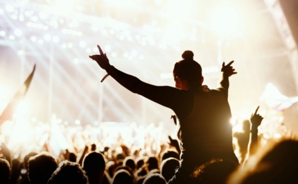 Praia de dia e música à noite atraem milhares ao Afro Nation na Praia da Rocha 