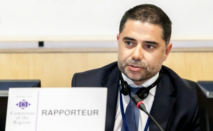 Luís Gomes defende adoção de medidas urgentes para travar desemprego jovem de longa duração
