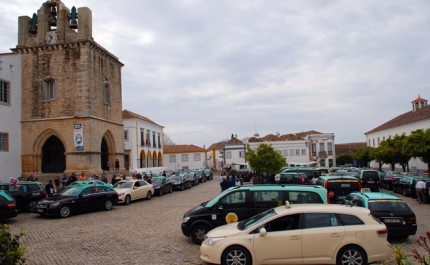 Taxistas algarvios realizam marcha lenta contra concorrência desleal