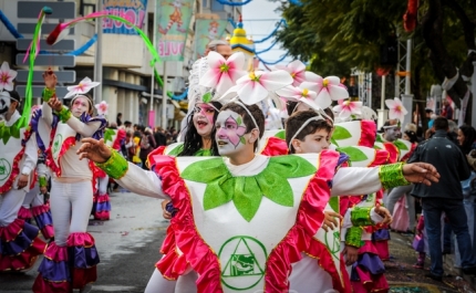 EXPOSIÇÃO DO ESPÓLIO DE FATOS DO CARNAVAL DE LOULÉ NAS MONTRAS DO COMÉRCIO TRADICIONAL