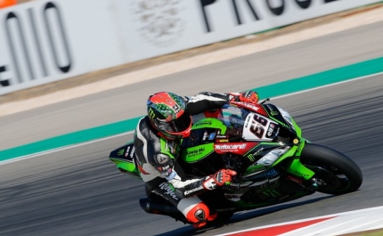 Os melhores pilotos do mundo de Superbike começam o ano no Autódromo Internacional do Algarve