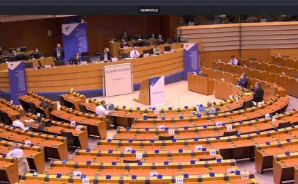 Isilda Gomes defende no Comité das Regiões da União Europeia que o Algarve é um destino seguro