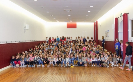 MAIOR CORO DO PAÍS ATUA NA CHEGADA DO PAI NATAL A LOULÉ