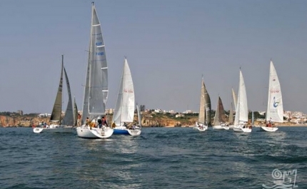 Municípios de Lagos e Palos de La Frontera unidos pelo Mar