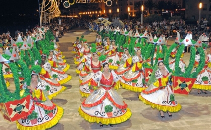 SANTOS POPULARES: QUARTEIRA RECEBE DESFILE DE 8 MARCHAS