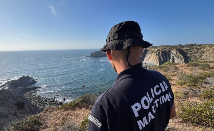 Retomadas buscas por pescador desaparecido na ponta da Atalaia em Aljezur