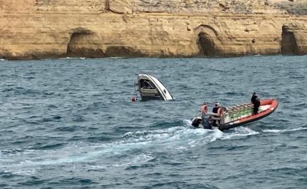 36 pessoas resgatadas do mar sem ferimentos após naufrágio em Lagoa no Algarve