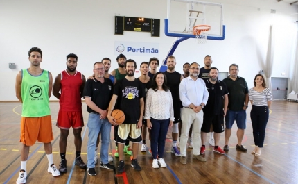 Basquetebol do Portimonense luta este sábado por um lugar na final  rumo à 1ª Liga