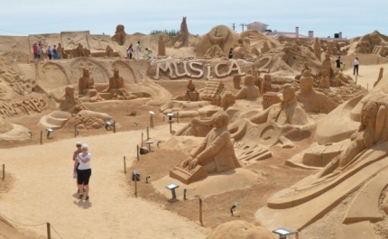 Esculturas em areia podem ser vistas até domingo