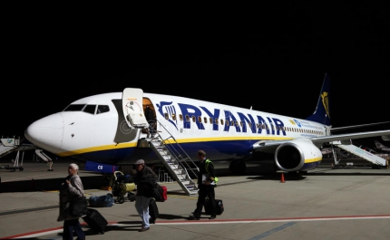 Voo da Ryanair com destino a Faro aterrou de emergência em França
