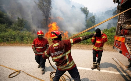 Incêndios/Algarve: Fogo de Castro Marim com 57 operacionais em «vigilância ativa»