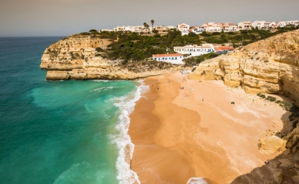 Praia de Benagil e Praia dos Caneiros entre as 100 praias do mundo «a não perder»