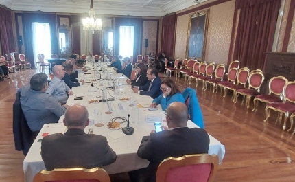 Ministro da Saúde reúne-se com autarcas do Algarve